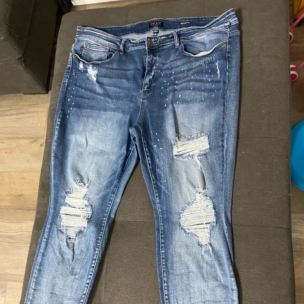 Judy Blue 24W Like New Boyfriend Fit Jeans Bleach Splatter